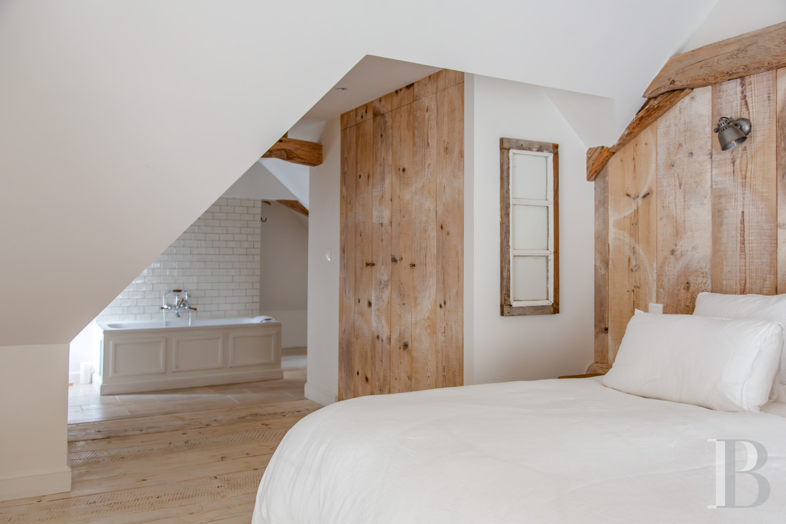 En Anjou, à l’ouest de Saumur,  un ancien presbytère du 18e siècle en bord de Loire pour de calmes séjours - photo  n°50